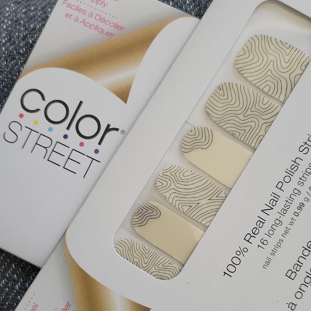 Color Street | Out Of Line | 100% Real Nail Polish